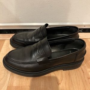 Vagabond Alex Loafers in Black Leather (US 9/EU 39)
